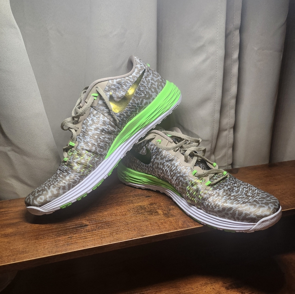 Nike lunar caldra amp